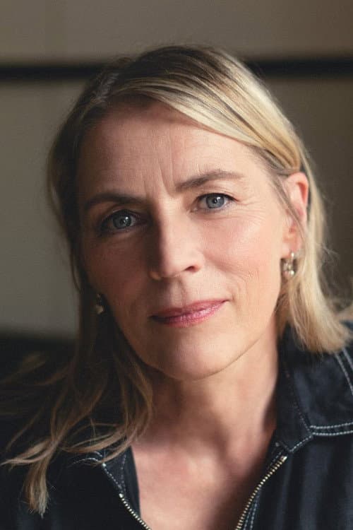 Saskia Reeves as Michelle Greene in Anna