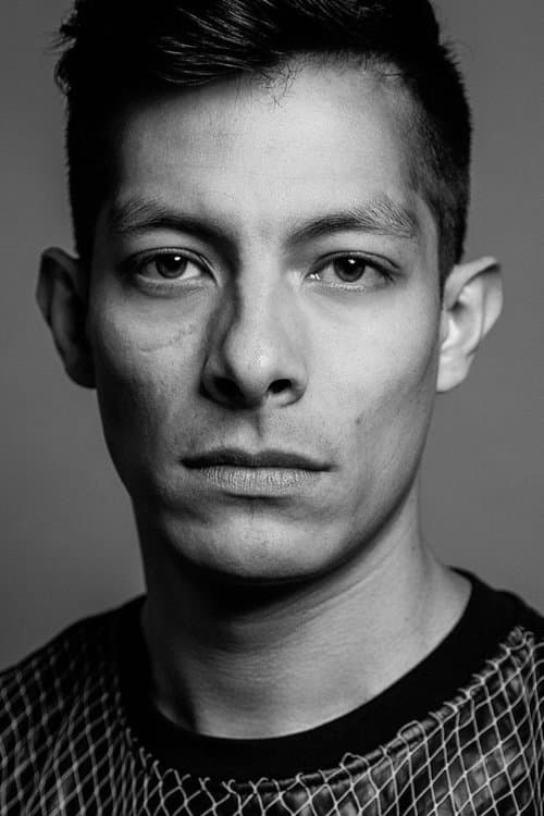 Luis Alberti as Capitán Guerrero in Counterattack