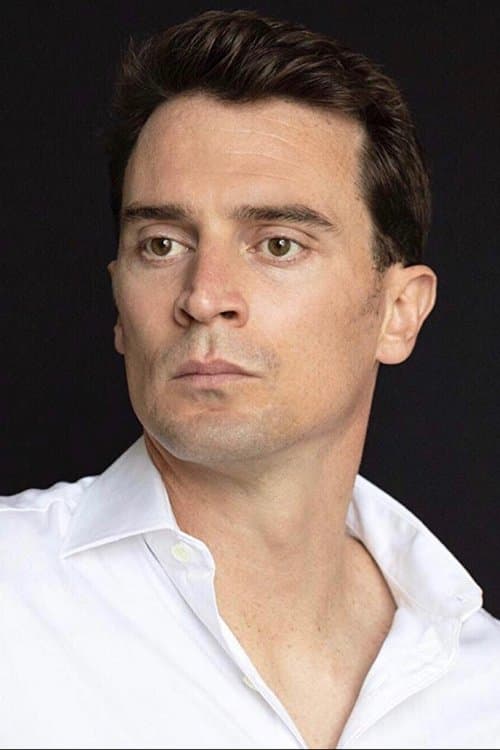 Nicholas Tucci as Felix Davison in You're Next