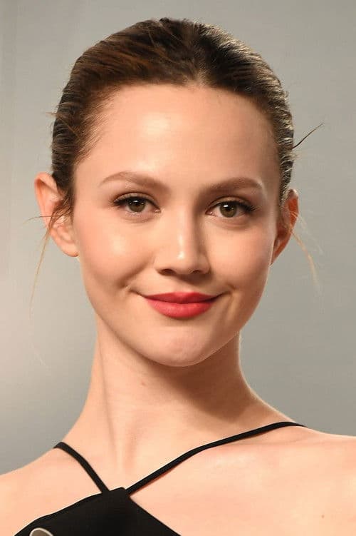 Iris Apatow as Zoe in Pretty Lethal