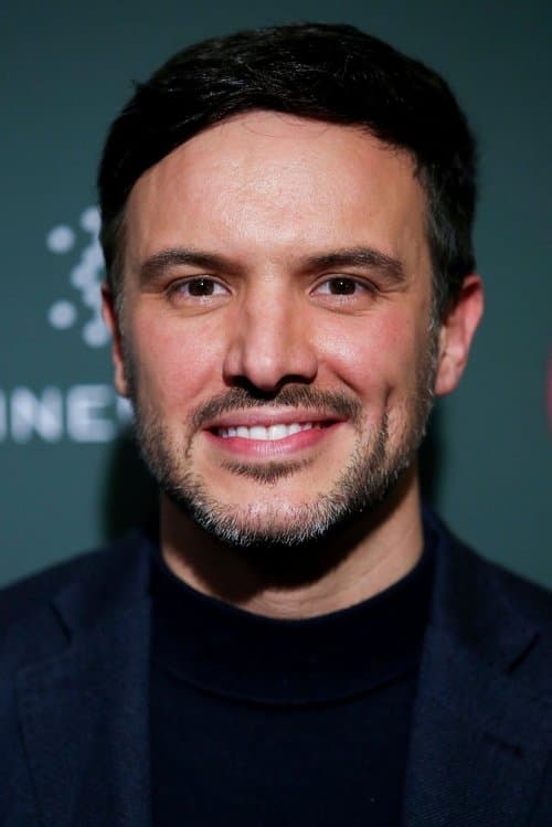 Alejandro de la Madrid as Andrés in 4 Moons