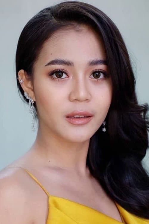 Supansa Wedkama as Pam in The Lake