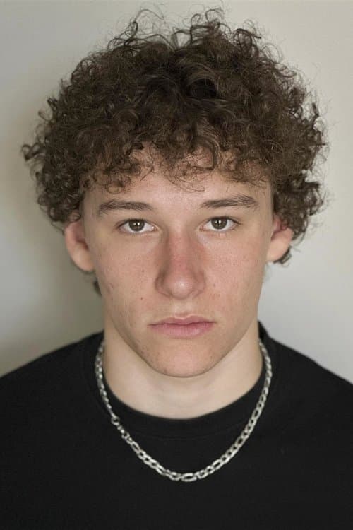 Hadrien Heaulmé as Bastien Leroy in Meet the Leroys
