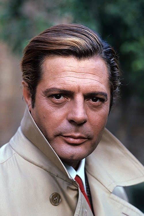 Marcello Mastroianni as Matteo Scuro in Everybody's Fine