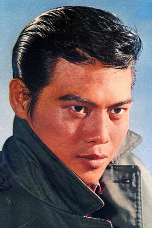 Lo Lieh as Priest White Lotus in Clan of the White Lotus
