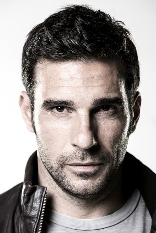 Edoardo Leo as Cosimo in Perfect Strangers