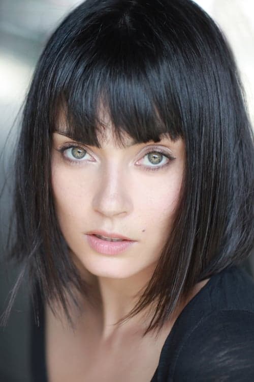 Wendy Glenn as Zee in You're Next