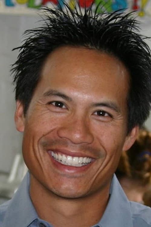 Ray Chang as Sean in Flow