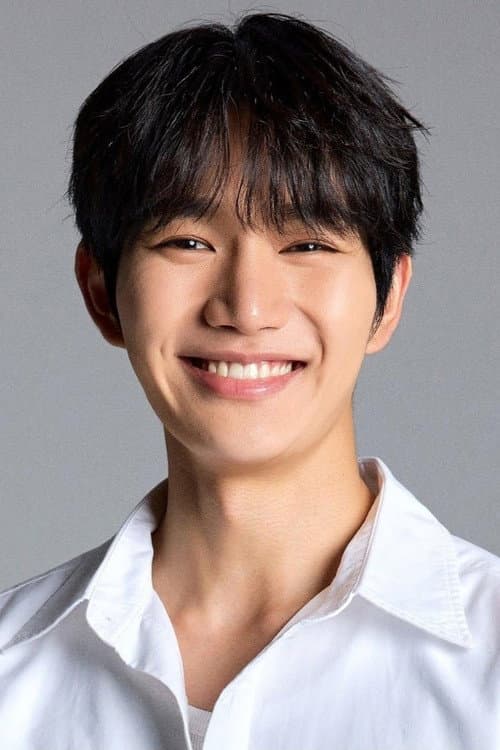 Youn Sang-hyun as Baek Seong-rae in Love Untangled