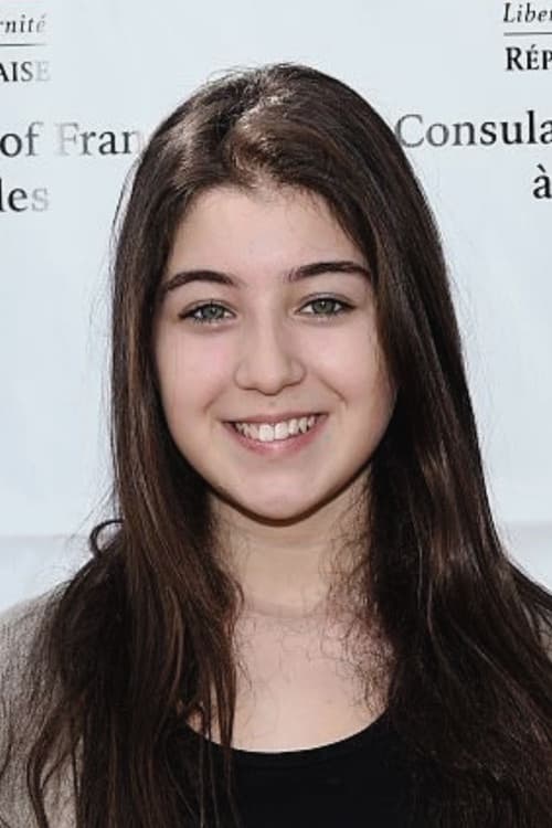Doğa Doğuşlu as Nur in Mustang