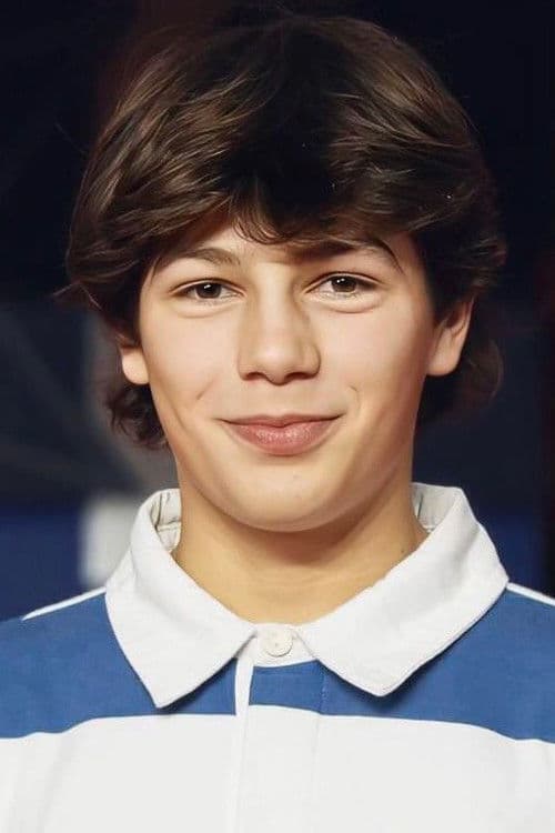 Marius De Saeger as Alexander in Young Hearts