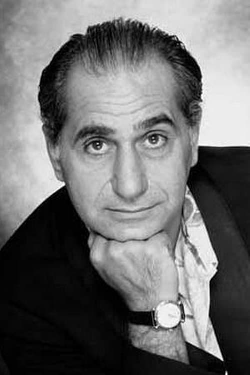 Pino Ammendola as capo della narcotici in Piedipiatti