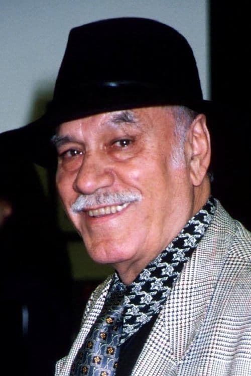 Aldo Sambrell as Mervyn 'Vee' Duncan in Navajo Joe