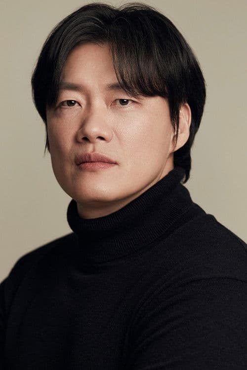 Lee Hyun-gul as Kang Ki-jung in Officer Black Belt