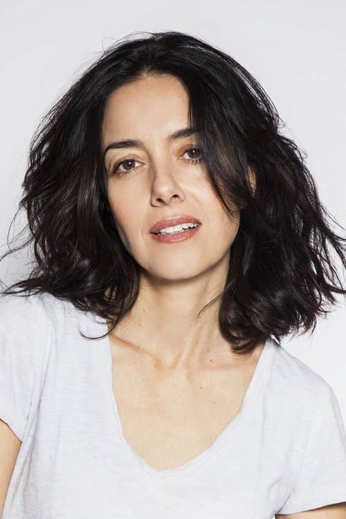 Cecilia Suárez as Eva in Perfectos desconocidos