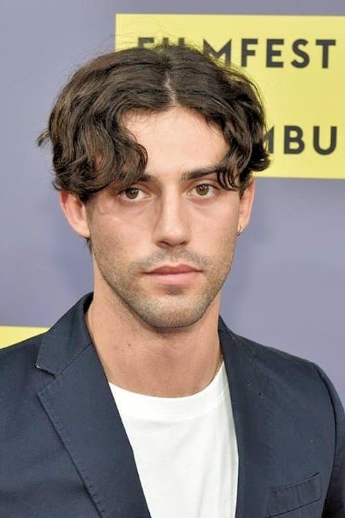Aaron Altaras as Eugen Friede in The Invisibles