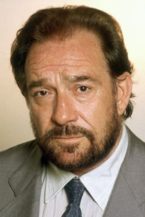 Ugo Tognazzi as Raffaello Mascetti in My Friends