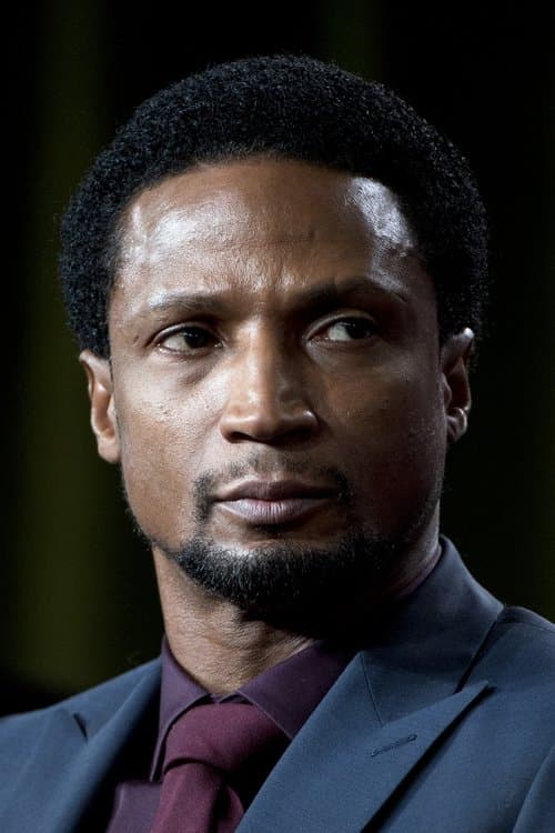 Elvis Nolasco as Ray in Roxanne Roxanne