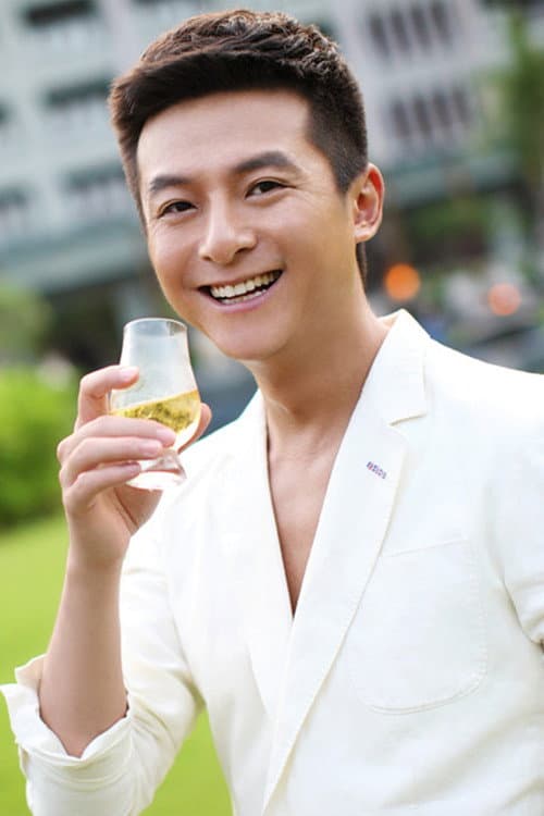 Zhu Yuchen as Deputy Park in The Bodyguard