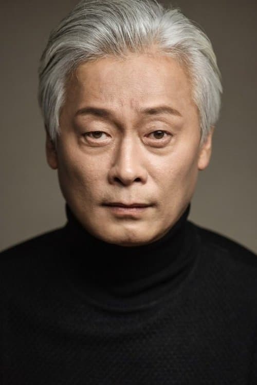 Lee Hwang-eui as Soo-jung's Older Brother in Virgin Stripped Bare by Her Bachelors