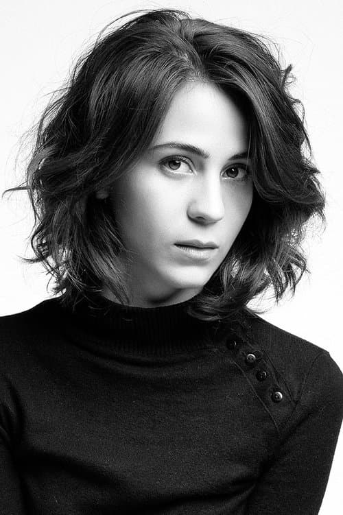 Cassandra Ciangherotti as Ana in Ready to Mingle