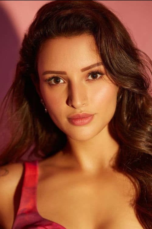 Triptii Dimri as Jaya in Maa Behen