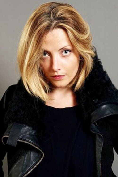 Laura Sépul as Anne Marie in The Courier