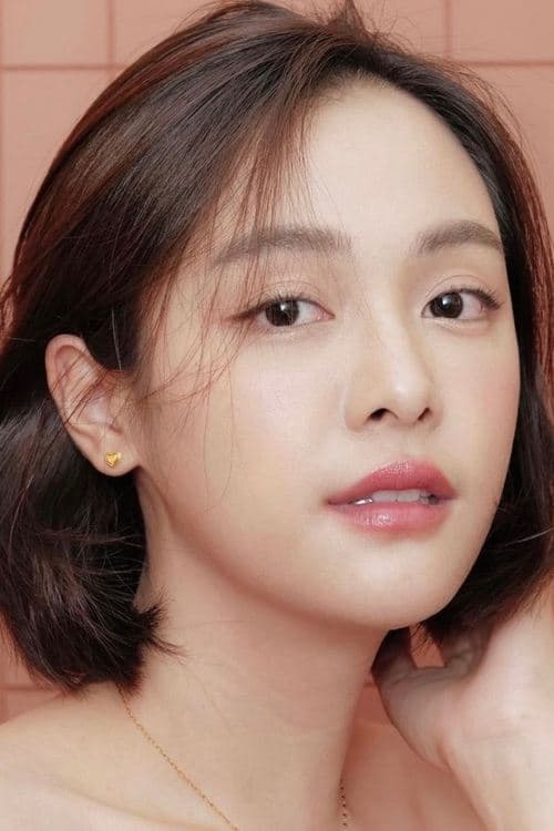 Eisaya Hosuwan as Grace in Bad Genius