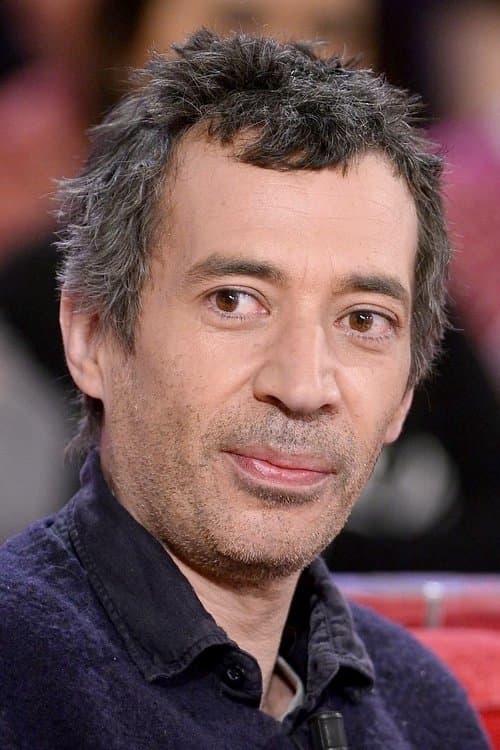 Éric Elmosnino as Thierry in Vicky and Her Mystery