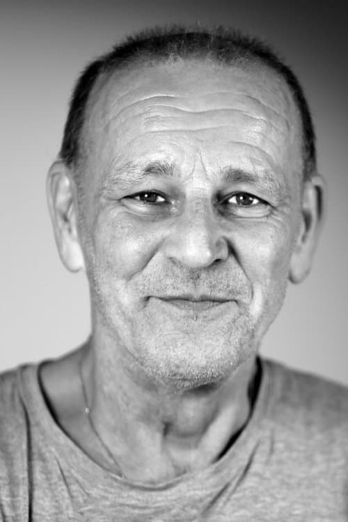 Andrei Finti as Alex' Father in High Tension