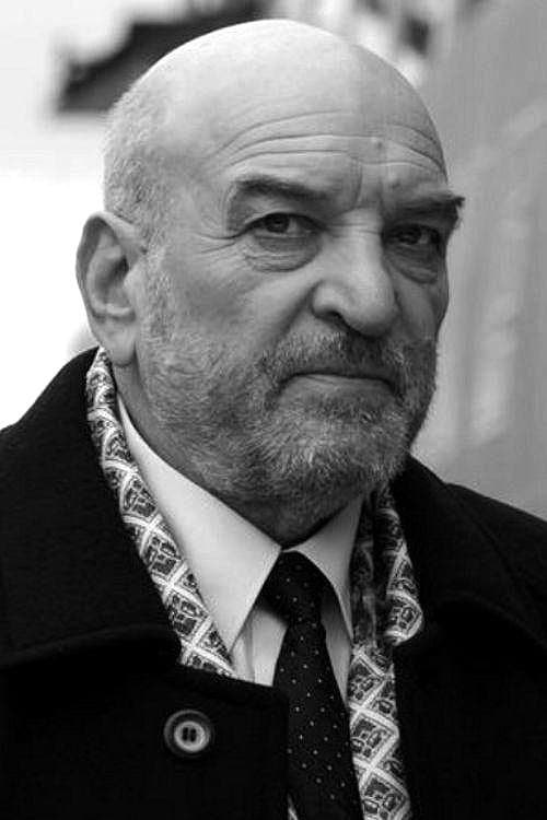 Aleksey Petrenko as генерал Егоров in In August of 1944