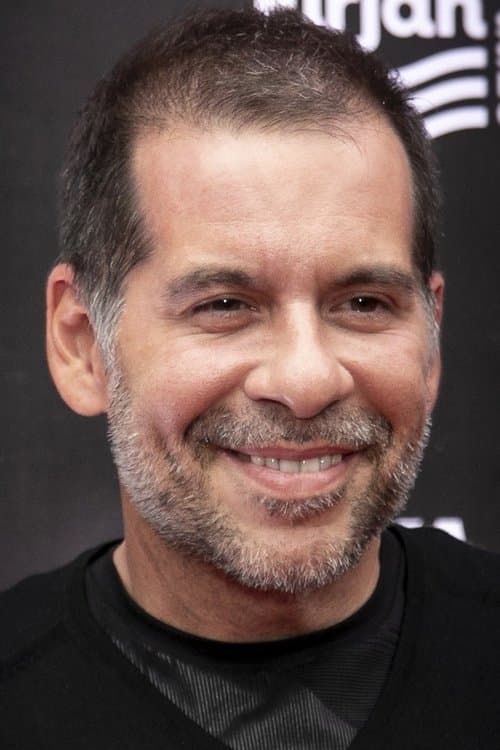 Leandro Hassum as Leão in Just Short of Perfect