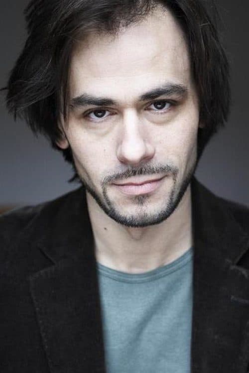 Damien Boisseau as Fukamichi (voice) in The Summit of the Gods