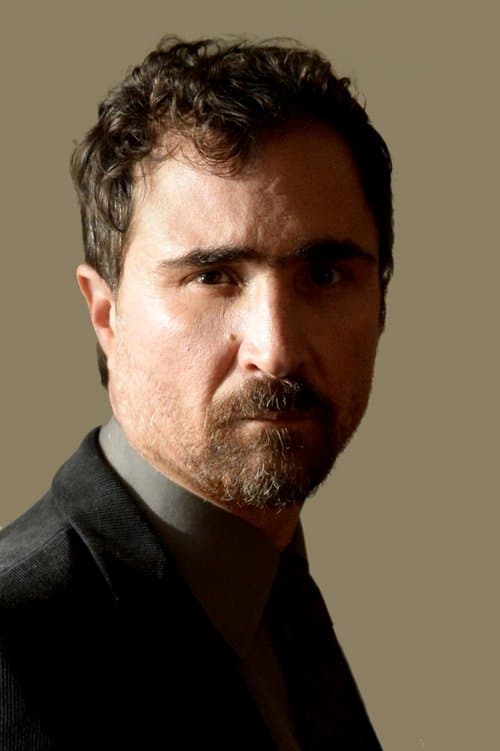 João Miguel as Alberto in Beyond the Universe