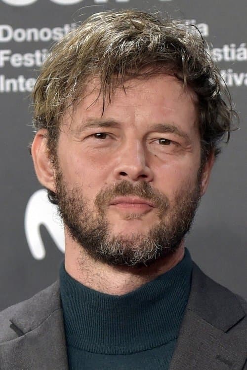 Eloy Azorín as Tomás in Disforia