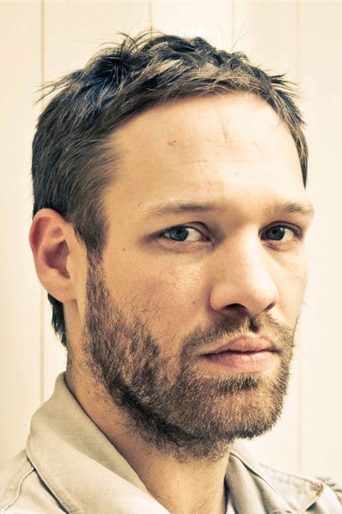 Paul Hamy as Julien in Suzanne