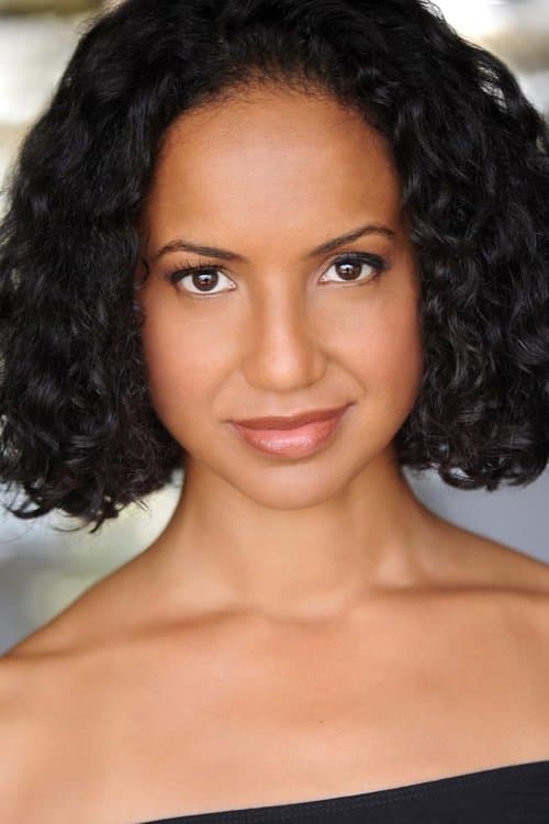 Salina Duplessis as Sarah in American Horror House