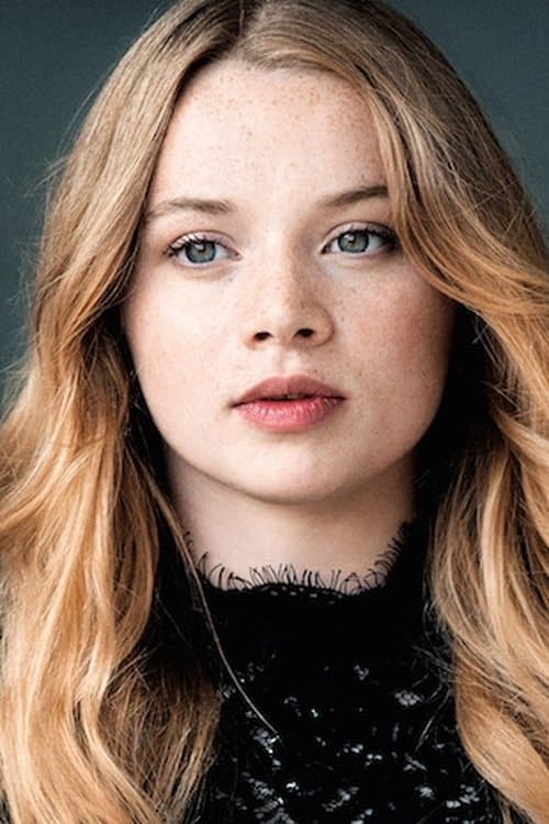 Luna Wedler as Gerda in The Forger