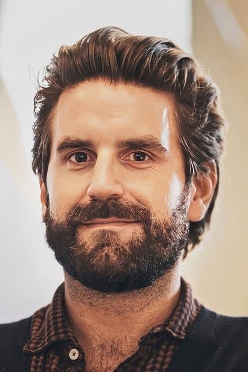 Grégoire Ludig as Capitaine Giordano in Serial Driver