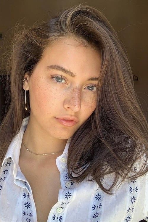 Jessica Clements as Self in Nude