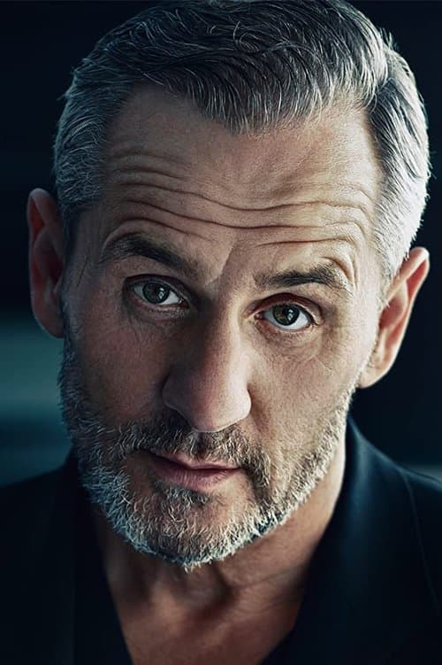 Tim Wilde as Koppe in Berlin Falling