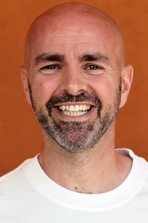 Julien Arruti as Augustin in Alibi.com