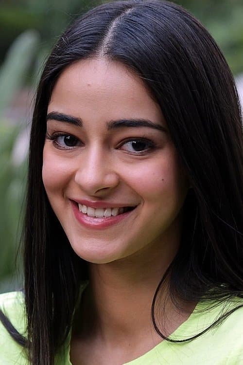 Ananya Panday as Chandni Prasad in Chand Mera Dil