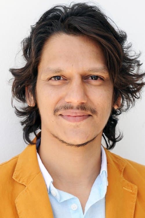 Vijay Varma as Karan Anand in Jaane Jaan