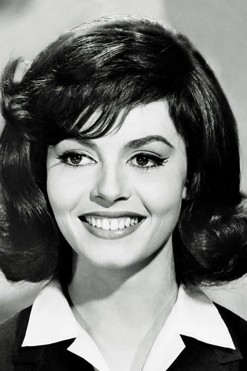 Michèle Mercier as Angelique Sance de Monteloup in Angelique
