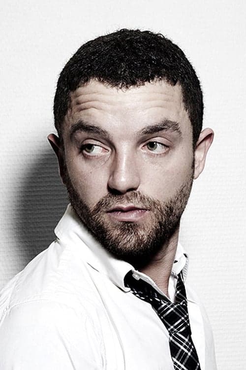 Guillaume Gouix as Eric in The Crew