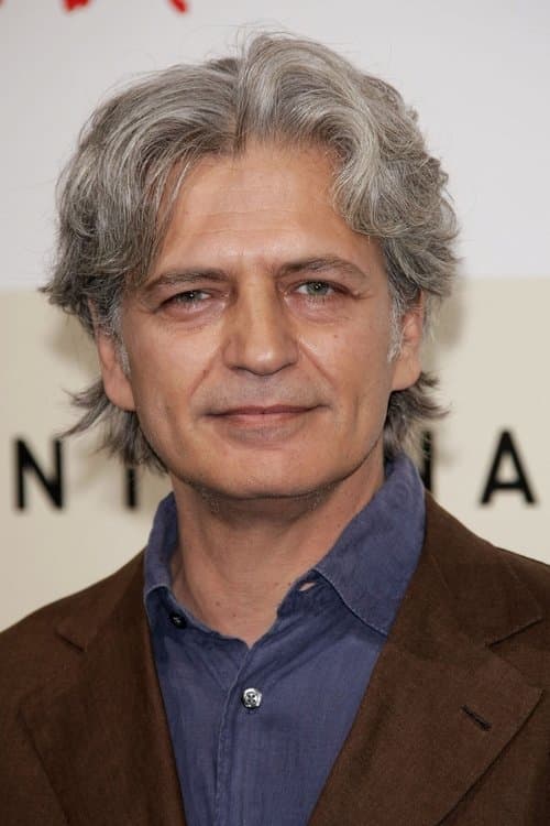 Fabrizio Bentivoglio as Ettore Ranieri in Disconnected