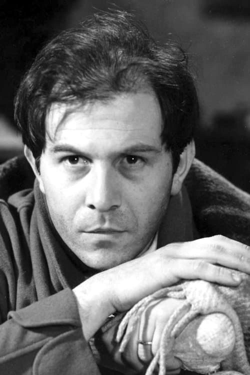 Enrico Maria Salerno as Richard Martin in Bandidos