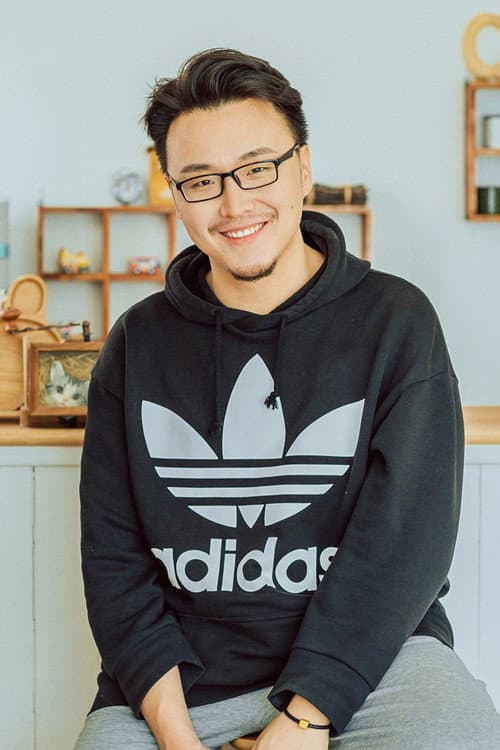 Hao Xianghai as Fengxi (voice) in The Legend of Hei
