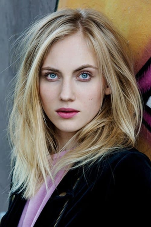 Elisa Schlott as Rosa in The Tasters